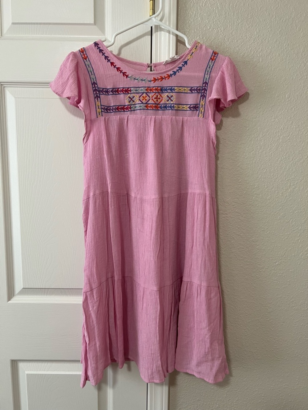 Blu Pepper Pink Tiered Embroidered Boho Dress Flutter Sleeve Size Medium